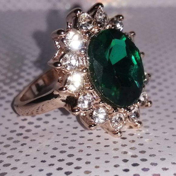 Statement ring - Picture 1 of 2